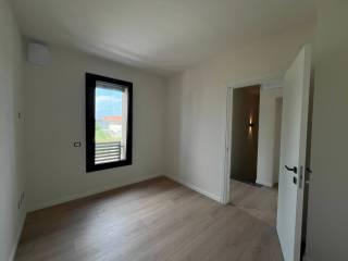 Villa unifamiliare via Case Sparse Serraglie 60, Pieve Vecchia, Villaggio Sanghen, Manerba del Garda — foto 23 di 45