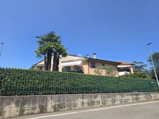Trilocale via San Carlo 2, Villa Raverio, Besana in Brianza