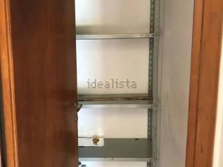 Trilocale via Mattei, Centro, Latina
