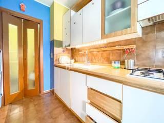 Bilocale via Vittorio Alfieri, Centro, Malnate — foto 12 di 18