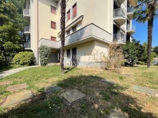 Bilocale via Vittorio Alfieri, Centro, Malnate — foto 14 di 18