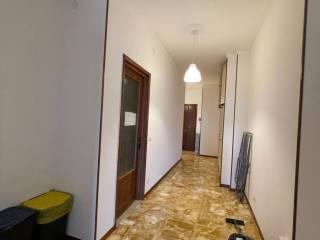 Appartamento buono stato, quarto piano, Ospedale - Volturno, Parma
