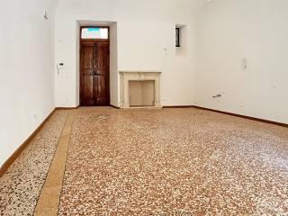 Quadrilocale via Cimino, Villa Comunale, L'Aquila