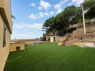 Villa unifamiliare Strada Comunale Mongerbino, Mongerbino, Catalfano, Bagheria