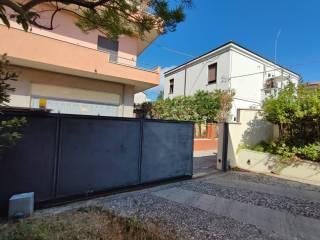 Villa unifamiliare via Grotta del Cavallone 4, Stazione Centrale - Corso Vittorio, Pescara — foto 37 di 55