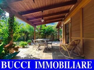Villa unifamiliare via Grotta del Cavallone 4, Stazione Centrale - Corso Vittorio, Pescara — foto 3 di 55