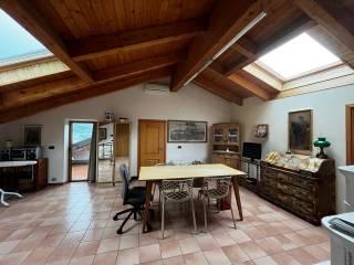 Mansarda via alle Gemelle, Muralta - Martignano, Trento — foto 3 di 15