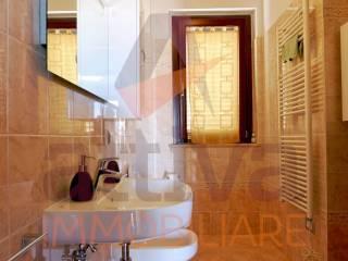 Trilocale ottimo stato, primo piano, Centro, Castelfidardo — foto 11 di 11