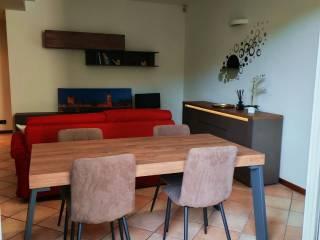 Quadrilocale via delle Peschiere 21, Centro, Azzate — foto 2 di 11