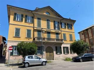 Bilocale piazza Garibaldi, 1, Centro, Angera — foto 4 di 12