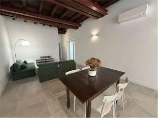 Bilocale piazza Garibaldi, 1, Centro, Angera — foto 3 di 12