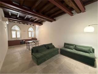 Bilocale piazza Garibaldi, 1, Centro, Angera — foto 7 di 12