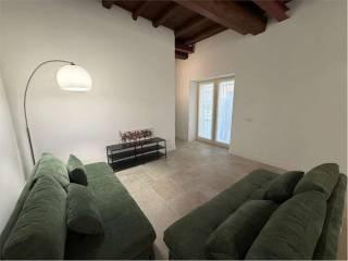 Bilocale piazza Garibaldi, 1, Centro, Angera — foto 8 di 12