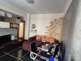Bilocale via Emanuele Canesi 37, Sestri Ponente, Genova