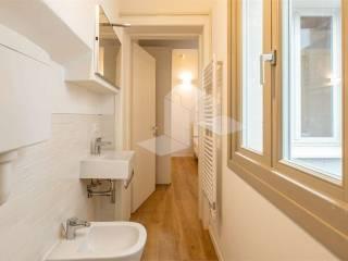 Bilocale ottimo stato, primo piano, Centro Storico, Reggio Emilia — foto 4 di 17