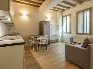 Bilocale ottimo stato, secondo piano, Centro Storico, Reggio Emilia — foto 10 di 16