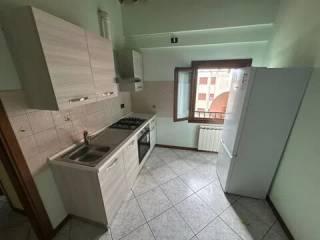 Bilocale buono stato, secondo piano, Centro, Lendinara — foto 5 di 12