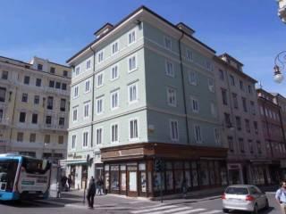Appartamento via Mazzini, Borgo Teresiano, Trieste — foto 4 di 14