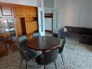 Trilocale piazza Giuseppe Mazzini, Centro, Sesto Calende
