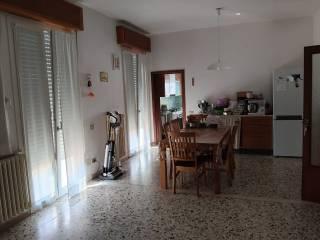 Quadrilocale buono stato, primo piano, Tombaccia, Pesaro