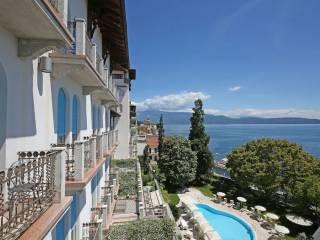 Bilocale corso Giuseppe Zanardelli 162, Centro, Gardone Riviera — foto 2 di 17