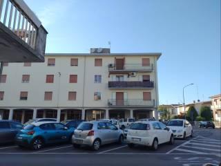 Trilocale piazza Martiri 33, Centro, Bondeno — foto 5 di 6