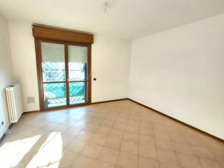 Trilocale via Beniamino Gigli, Gardenia, Reggio Emilia — foto 2 di 8