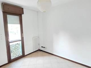 Trilocale via Beniamino Gigli, Gardenia, Reggio Emilia — foto 3 di 8