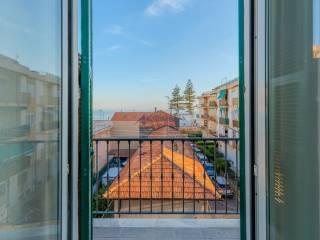 Bilocale ottimo stato, secondo piano, Centro, Bordighera — foto 10 di 20