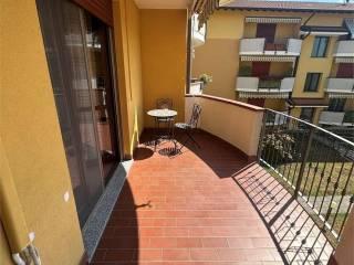 Trilocale ottimo stato, primo piano, Centro, Oleggio — foto 7 di 14