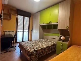 Trilocale ottimo stato, primo piano, Centro, Oleggio — foto 10 di 14