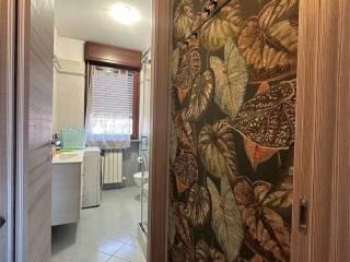 Trilocale ottimo stato, primo piano, Centro, Oleggio — foto 8 di 14
