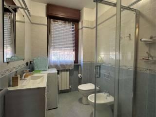 Trilocale ottimo stato, primo piano, Centro, Oleggio — foto 9 di 14