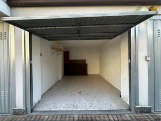Trilocale ottimo stato, primo piano, Centro, Oleggio — foto 5 di 14