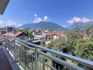 Trilocale via Portici 244, Centro, Merano