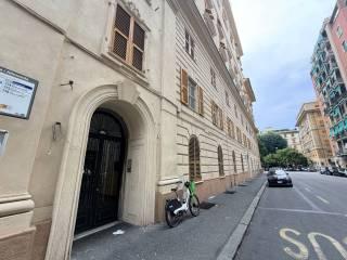 Bilocale via Odessa 9, Foce, Genova