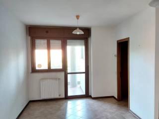 Bilocale via Gran Sasso d'Italia, Rosta Nuova, Reggio Emilia — foto 5 di 8