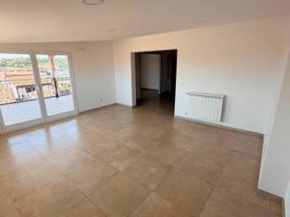Quadrilocale via Genova 14, Centro, San Giovanni la Punta — foto 3 di 19