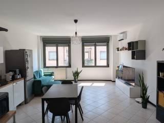 Bilocale via Ettore Petrolini, Rosta Nuova, Reggio Emilia — foto 2 di 9