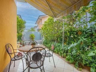 Villa bifamiliare via Angelo Orzali 42, Darsena - Ex Campo di Aviazione, Viareggio