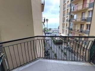 Trilocale buono stato, terzo piano, Centro, Loano — foto 11 di 19