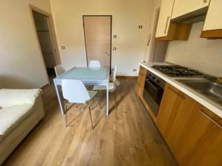 Bilocale via san francesco d'assisi 9, Centro, Saluzzo — foto 3 di 17
