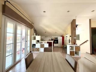 Attico Strada Osteria, Mussotto, Corso Asti, Alba — foto 18 di 22