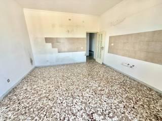 Quadrilocale via Pitagora 10, Valenzano