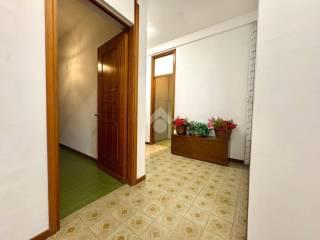 Quadrilocale viale Luciano Manara, Rosta Nuova, Reggio Emilia — foto 3 di 29