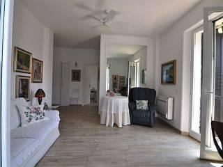 Trilocale buono stato, secondo piano, Centro, San Felice del Benaco — foto 17 di 24