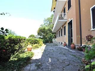 Trilocale buono stato, secondo piano, Centro, San Felice del Benaco — foto 18 di 24