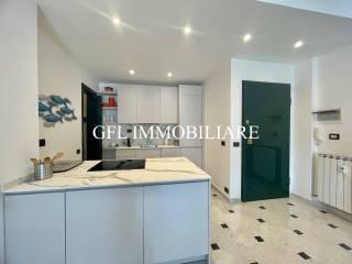 Bilocale ottimo stato, terzo piano, Centro, Camogli — foto 11 di 24