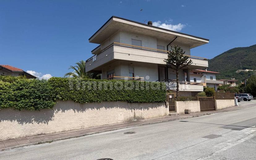 Villa unifamiliare viale Ippocrate 32, Centro, Pesche — foto 13 di 34
