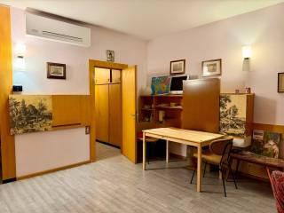 Bilocale via al Vittoriale 1, Centro, Gardone Riviera — foto 4 di 6